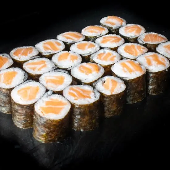 24 hosomaki salmão